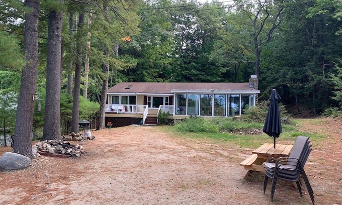 Windham House | Waterfront 3BR Home on Little Sebago Lake