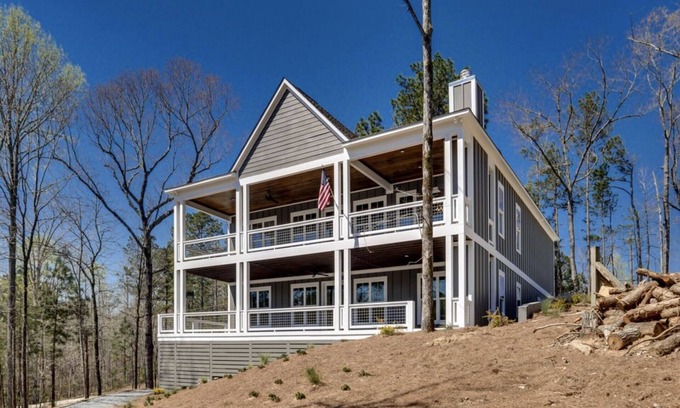 Little Kowaliga House | Waterfront 5-Bedroom Cabin on Lake Martin