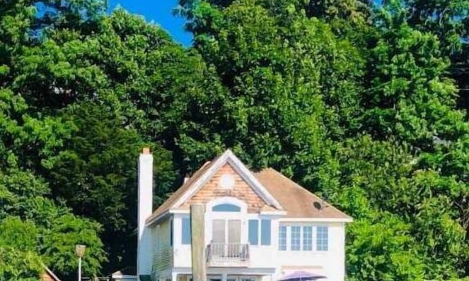 Northport House | Waterfront Beautiful Fun Beach House Sunsets Inspiring Peaceful 1hr NYC Wow