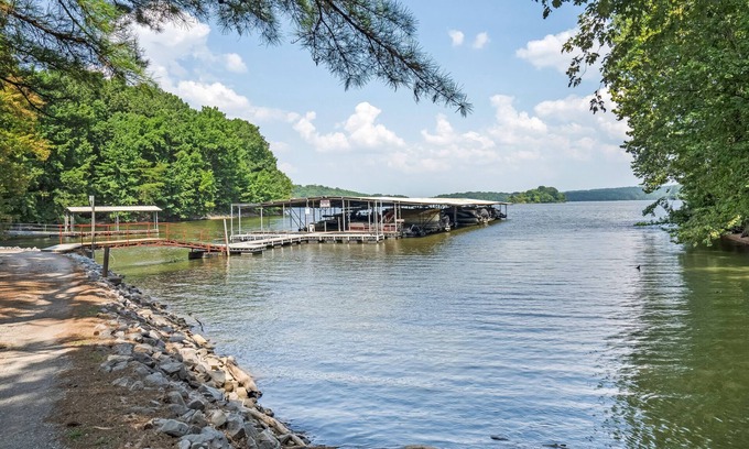 Cadiz Cabin | Waterfront Cabin at Prizer Point Includes Camper Parking
