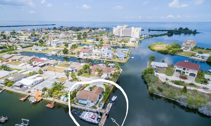 Hudson Beach Estates House | Waterfront-canal/w/Gulf view-pets welcome-private dock for a fee.