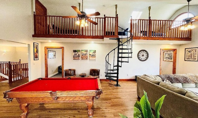 Huron House | Waterfront Castle W/Stunning Views Walk to Beach!