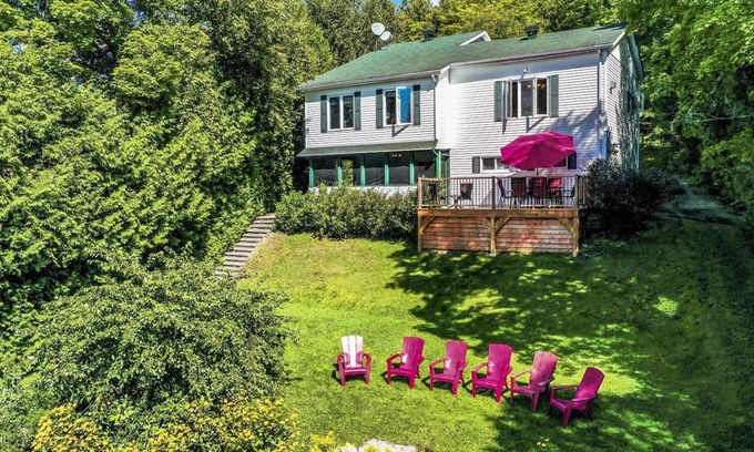 Labelle Ski Chalet | Waterfront Chalet on Lake Labelle with 3 Bedrooms, Hot Tub and Private Dock