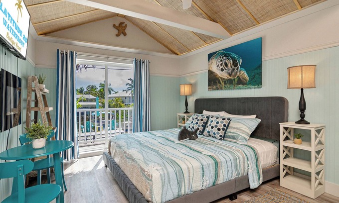 Fort Myers Beach Resort | Waterfront Coconut Cottage in Fort Myers Beach