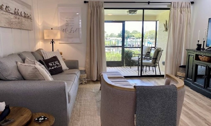 Apollo Beach Condo | Waterfront condo, gated, dock, lanai, newly remodeled, single story, 2 bd/2 ba.
