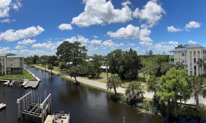 Suwannee Condo | Waterfront Condo in Suwannee, Florida with private dedicated boat slip
