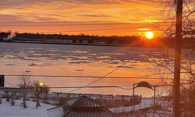 Port Huron Condo | Waterfront condo on the Riverwalk in Port Huron. Newly & Beautifully Renovated