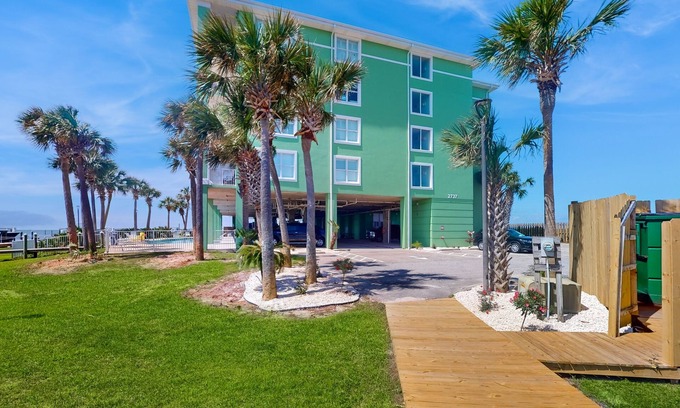 Fort Morgan Condo | Waterfront condo with pool & breathtaking balcony views