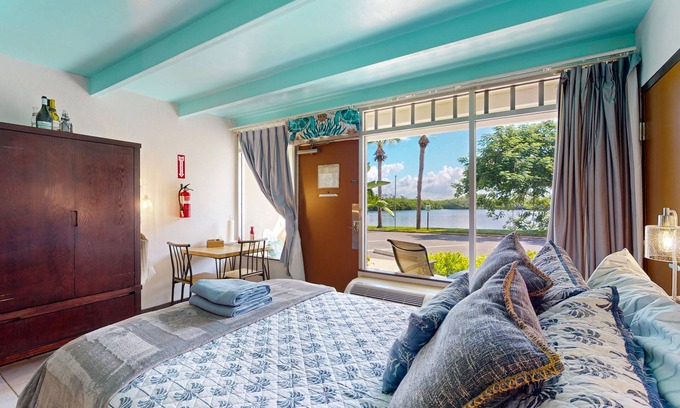 Ruskin Apartment | Waterfront condo with community beach, 2 heated pools, hot tub, pickleball, AC