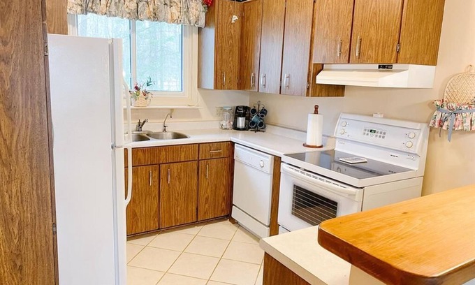 Kawartha Lakes Cottage | Waterfront Cottage on Balsam Lake