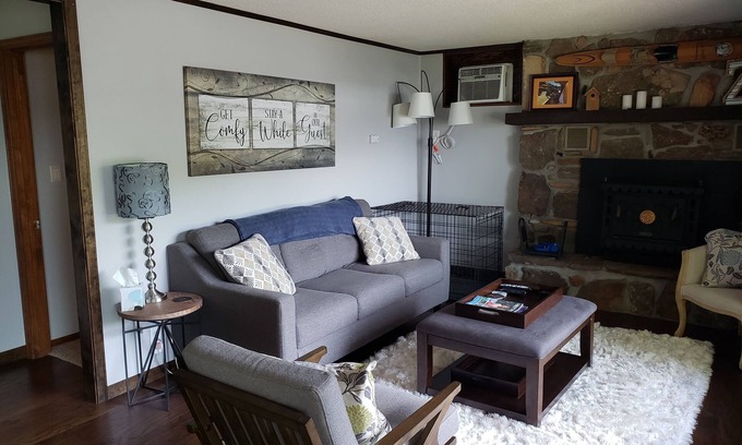 Gravois Mills Cottage | Waterfront Cottage! Dogs welcome! Have Fun, Relax and enjoy the lake! MM8