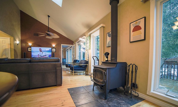 Ramara Cottage | Waterfront cottage