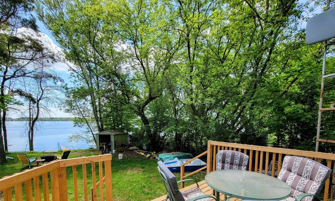 Greater Napanee Cottage | WATERFRONT COTTAGE IN GREATER NAPANEE UNIT C 4305 County road 9, GreaterNapanee