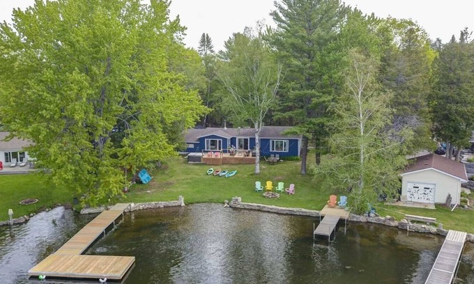 Selwyn Cottage | Waterfront Cottage on Buckhorn Lake