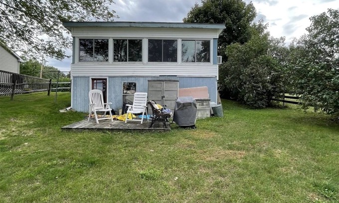 Raymond Cabin | WATERFRONT COTTAGE ON SEBAGO LAKE