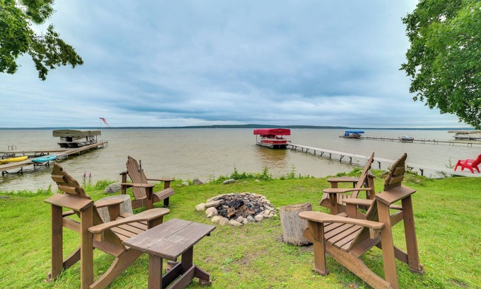 Alanson Cottage | Waterfront Cottage w/Dock on Burt Lake!