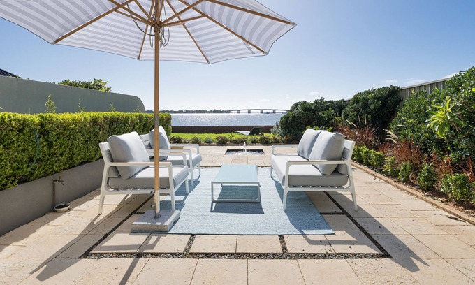 Sylvania Waters Apartment | Waterfront Courtyard Apartment