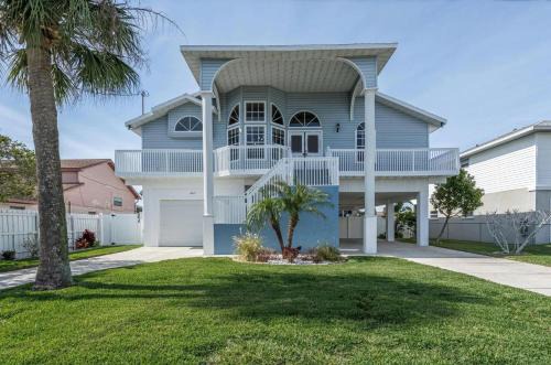Spring Hill House | Waterfront-Direct Gulf Access-Dock-Kayaks-Pool