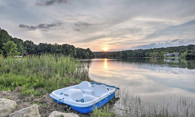 Dunlap Cottage | Waterfront Dunlap Cottage: Large Yard + Views