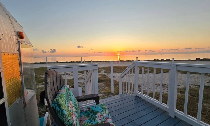 Port Lavaca House | Waterfront Escape - Margie 1974 Silver Streak