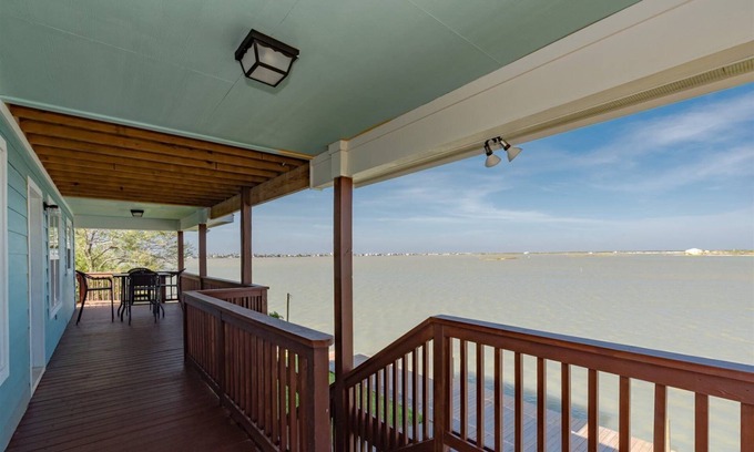 Rockport House | Waterfront Escape