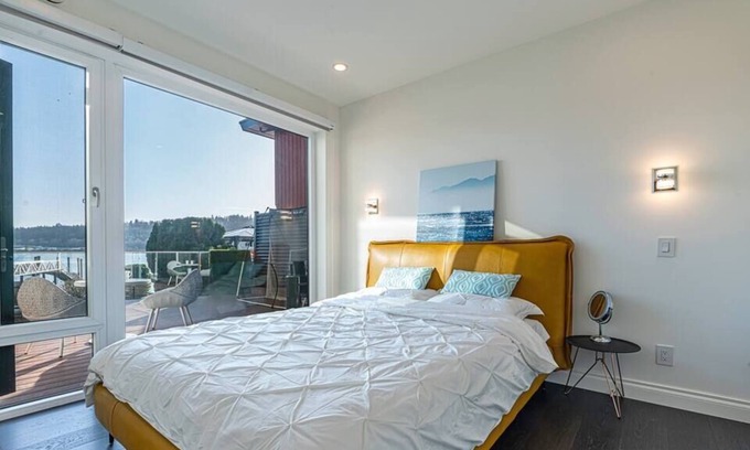 Port Moody House | Waterfront Escape | Waterfront | HotTub | Grill