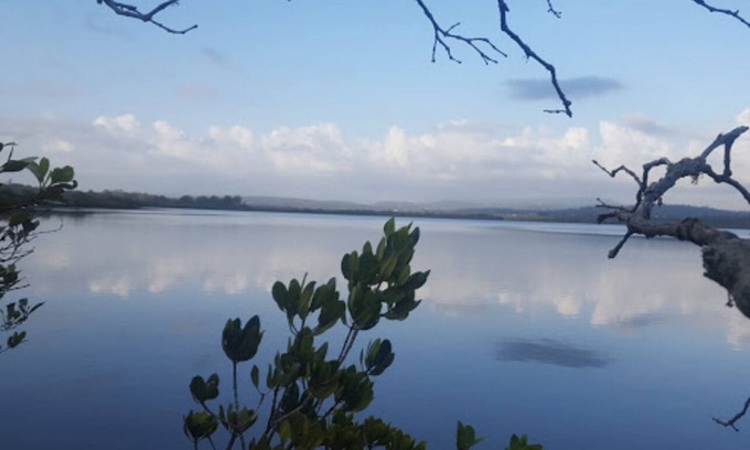 Coombabah House | Waterfront Estuary Fishing Escape
