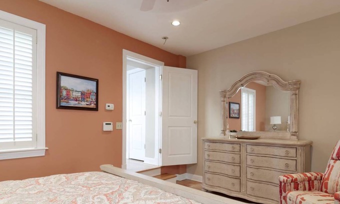 Fells Point House | Waterfront Gem : Charming Oasis with Private Balcony on Fell's Point Pier