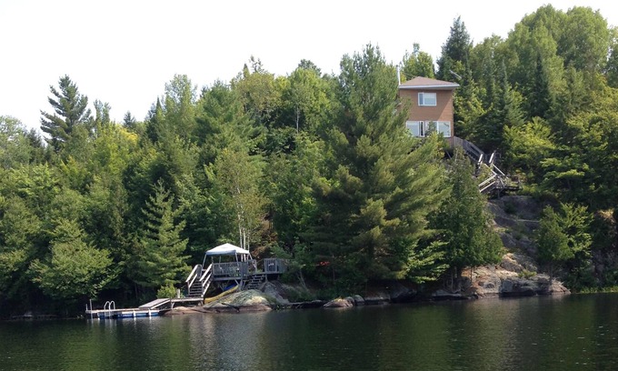 Boileau Ski Chalet | Waterfront "Green" Cottage