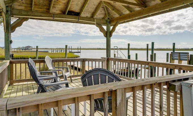 Hampstead House | Waterfront Hampstead Home Dock and Waterway Access!