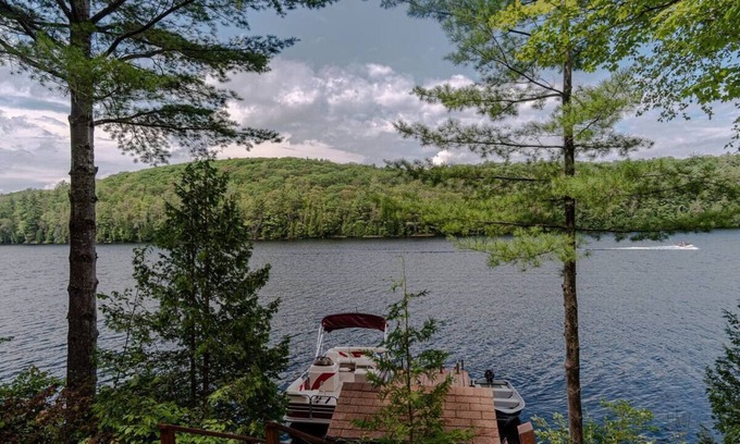 North Frontenac Cabin | Waterfront, High-speed Internet, Near Bon Echo Park!