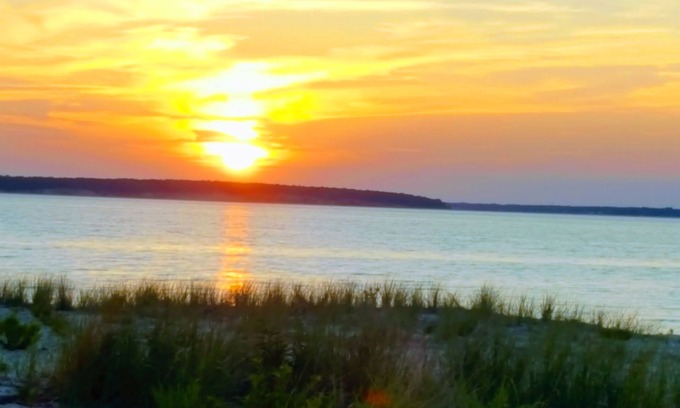 South Fork House | Waterfront home in Southampton on the Peconic Bay