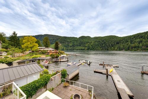 Bellingham House | Waterfront Home on Lake Samish with Hot Tub and Dock!
