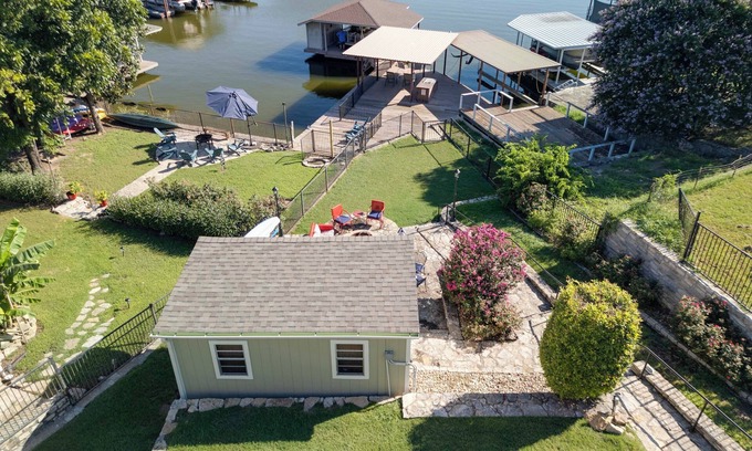 Granbury House | Waterfront Home on Private Lake Granbury Cove