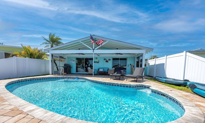 Flor-a-mar House | Waterfront Home with HEATED POOL!💦