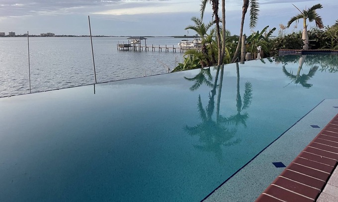Clearwater Apartment | WATERFRONT HOME WITH PRIVATE GUEST ROOM WITH PRIVATE ENTRANCE AVAILABLE