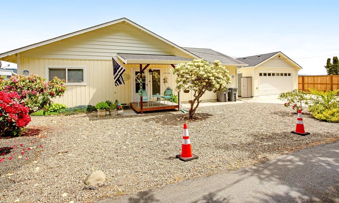 Hoodsport House | Waterfront home with private dock, kayaks, paddleboat, large deck & game room