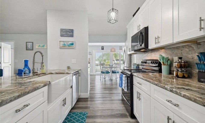 Spring Hill House | Waterfront Homes w/Kayaks&Games