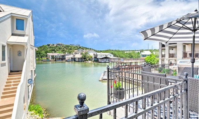 Horseshoe Bay House | Waterfront Horseshoe Bay Retreat with Game Room!