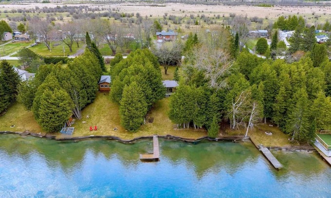 Kirkfield Cottage | Waterfront Kawartha Lakes Cottage - Canal Lake