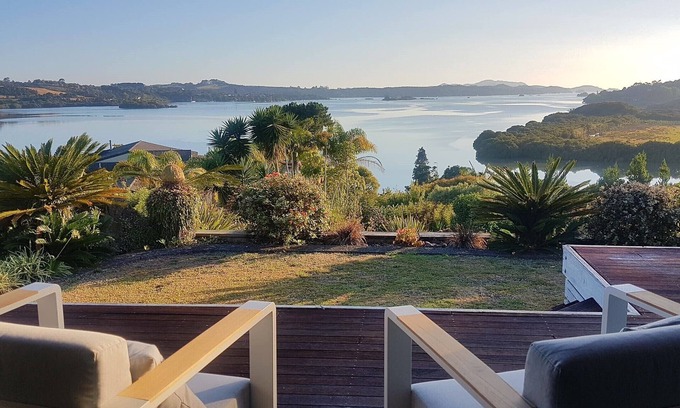Kerikeri House | Waterfront Kerikeri - Treat Yourself!