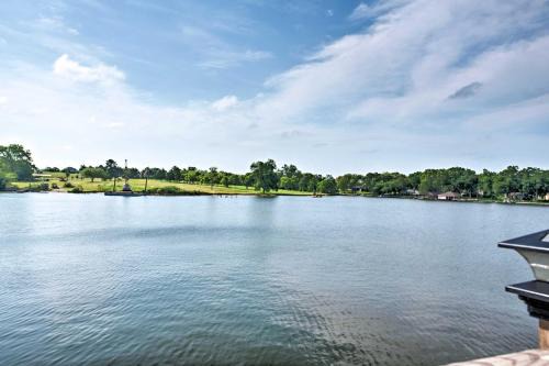 French Quarter House | Waterfront Lake Home with Deck - New Renovations!