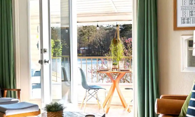 Mid America Condo | * Waterfront* Lake Views* Designer Home * BBQ