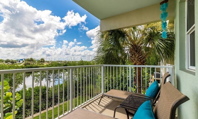 Ruskin House | Waterfront Little Harbor. Keller’s Dockside - walk to the beach!