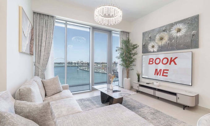 Al Safa Apartment | Waterfront Living with a Spacious Layout Sleeps 5