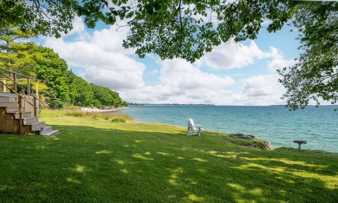 Consecon House | Waterfront Long-term Rental in Prince Edward County (Pet-Friendly)