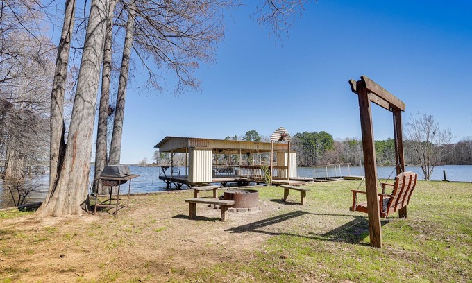 Negreet House | Waterfront Louisiana Home w/Private Boat Launch!