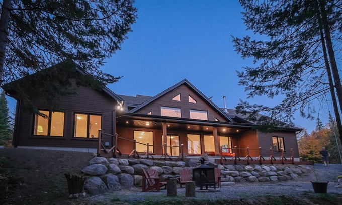 Nominingue Ski Chalet | Waterfront Luminous Chalet with Lake Access