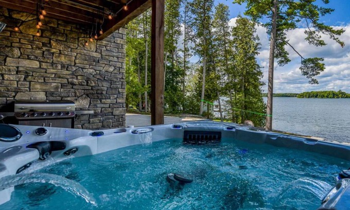 Selwyn Cottage | Waterfront Luxury Timber Post & Beam Cottage