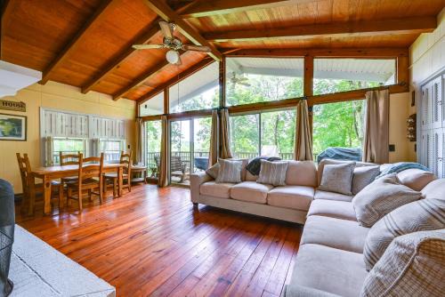 Cub Run House | Waterfront Nolin Lake Gem Guest House and Balcony